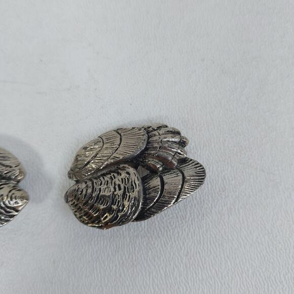 Vintage Silvertone Seashells Wings Shaped Clip on Earrings - Picture 3 of 6